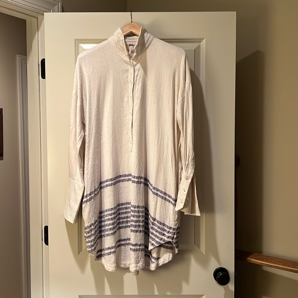 ❤️Free People long 3/4 button down shirt